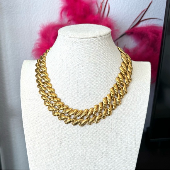 Napier Gold Vintage Collar Necklace - Picture 5 of 7